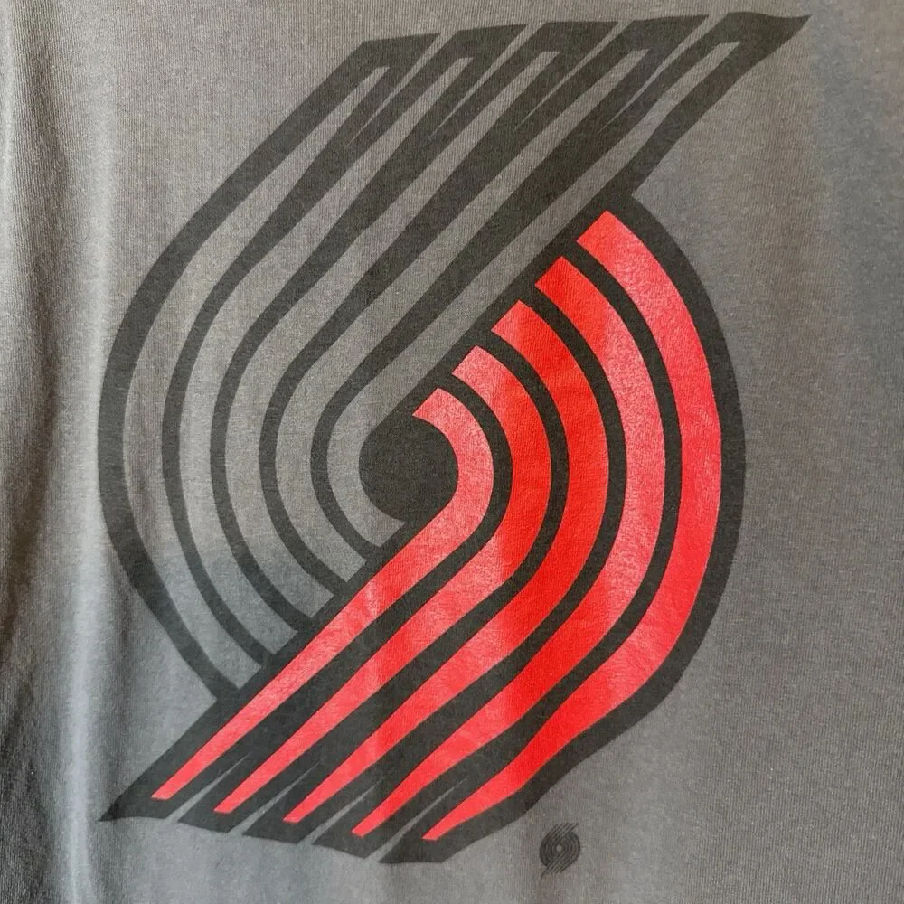 NBA Exclusive Boys Porltand Trail Blazers T Shirt - Size XL